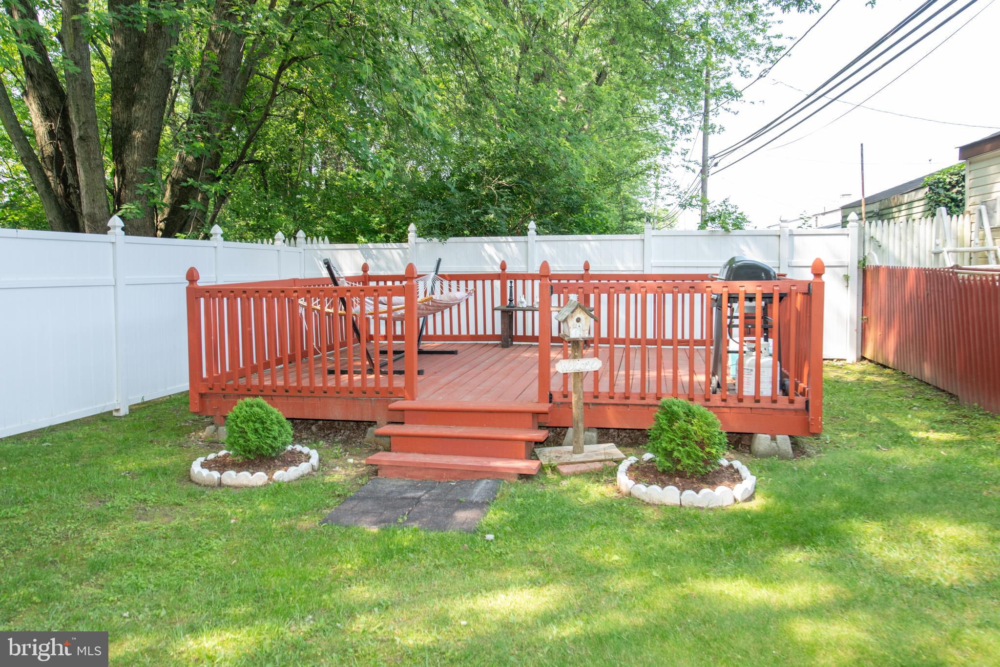 11013 Stevens Road Philadelphia, PA 19116 - Photo 36 of 42 Large wooded deck