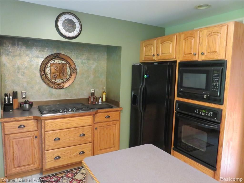 13990 South State Road Perry, MI 48872 - Photo 4 of 27 4 13990 Kitchen .JPG