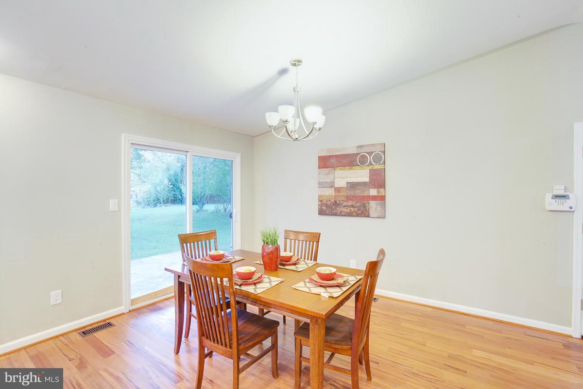 1005 Smoke Tree Road Baltimore, MD 21208 - Photo 8 of 30 Dining Room