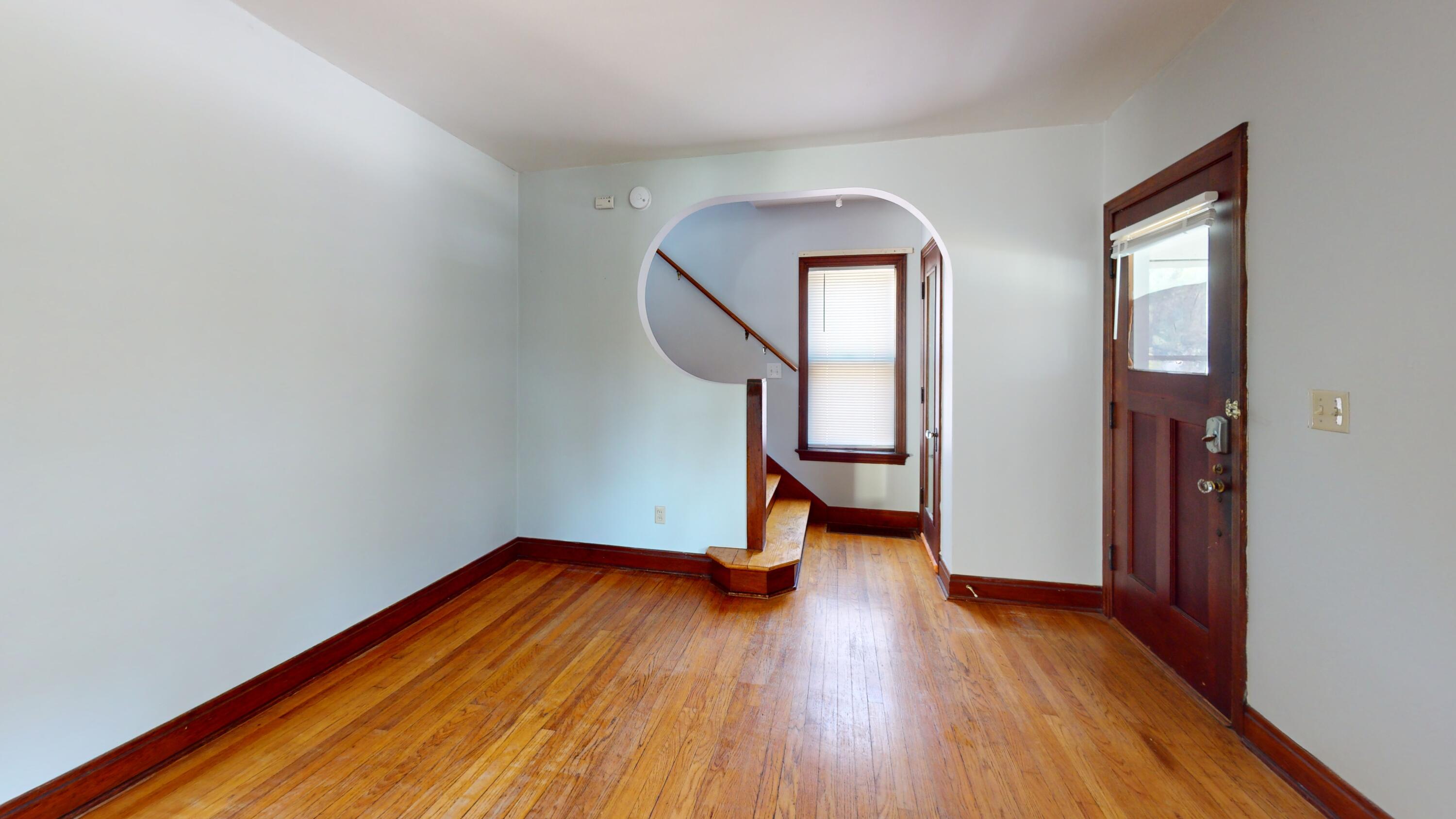 785 North Maple Road Ann Arbor, MI 48103 - Photo 3 of 10 Living-Room