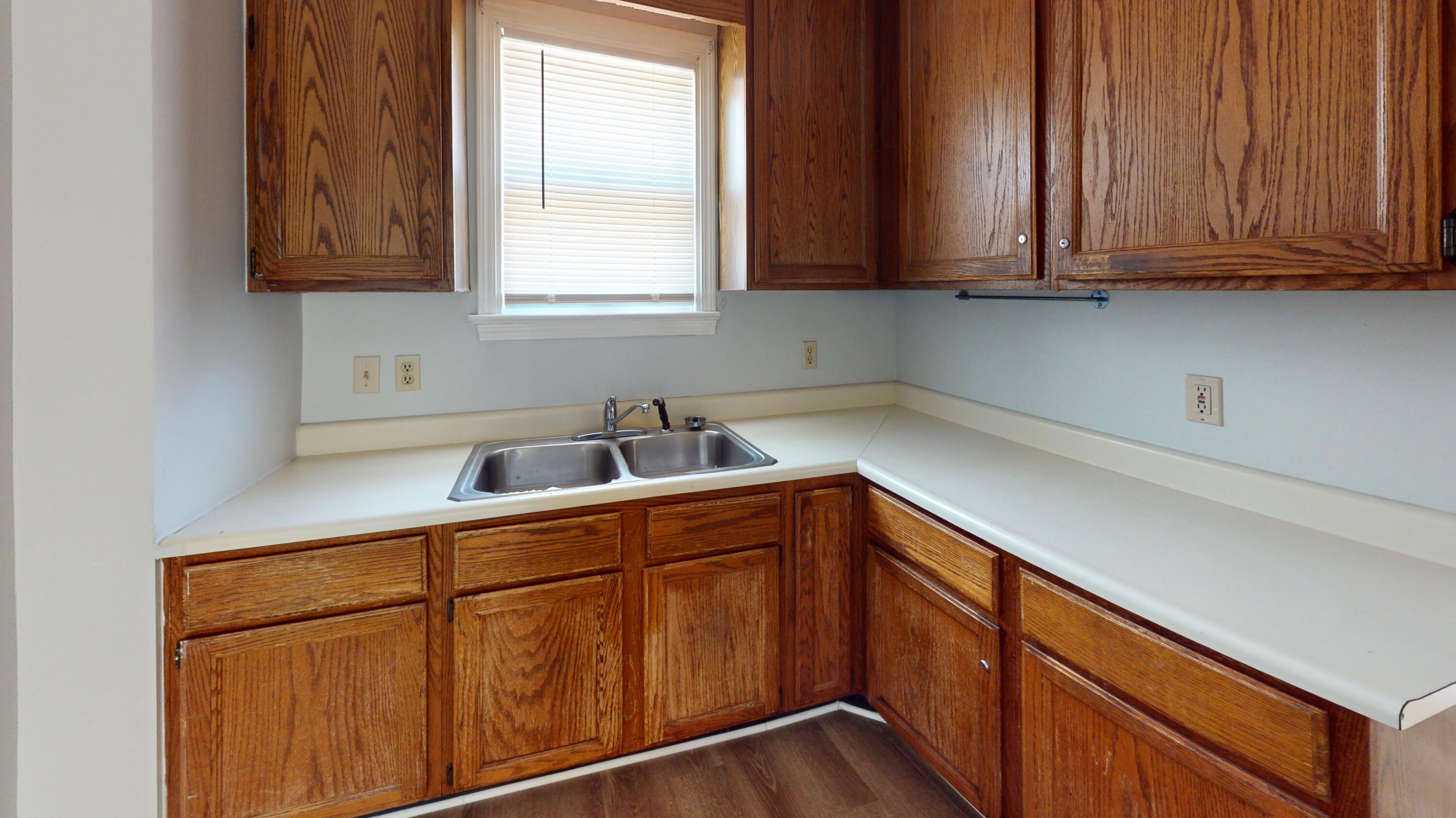 785 North Maple Road Ann Arbor, MI 48103 - Photo 6 of 10 Kitchen (1)