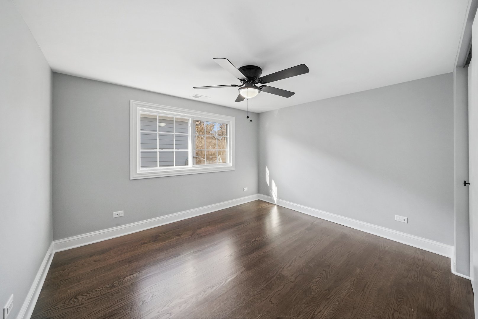 128 North Delaplaine Road Riverside, IL 60546 - Photo 22 of 45