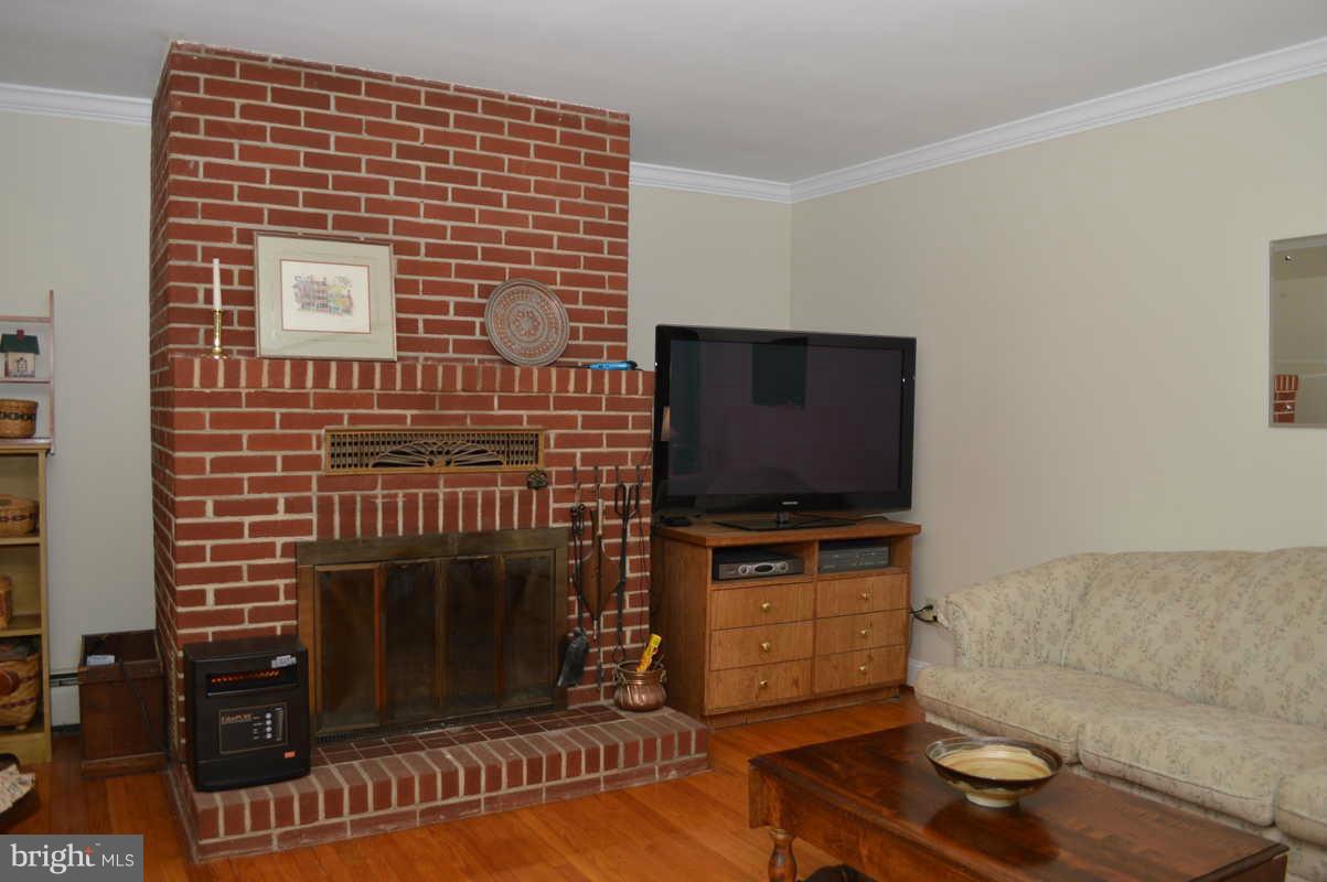 5896 Montgomery Road Elkridge, MD 21075 - Photo 22 of 26 Family Room