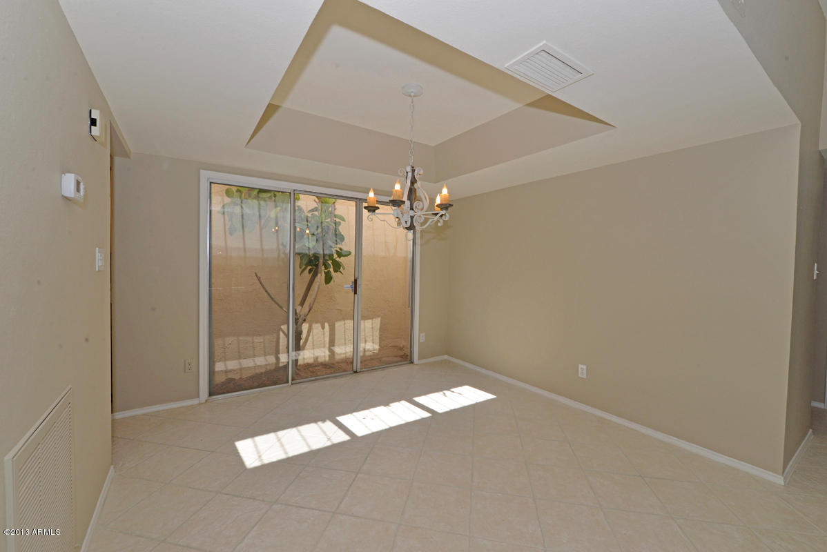 1054 East Pueblo Road, Unit 12D Phoenix, AZ 85020 - Photo 8 of 26 Dining Room