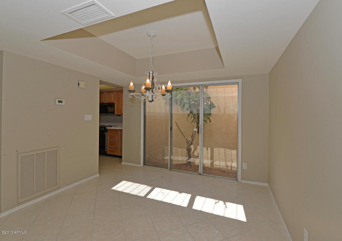 1054 East Pueblo Road, Unit 12D Phoenix, AZ 85020 - Photo 9 of 26 Dining Room View