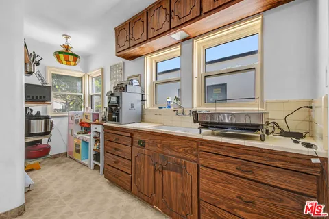 $3,100,000 | 1044 Chelsea Avenue, Santa Monica, CA 90403