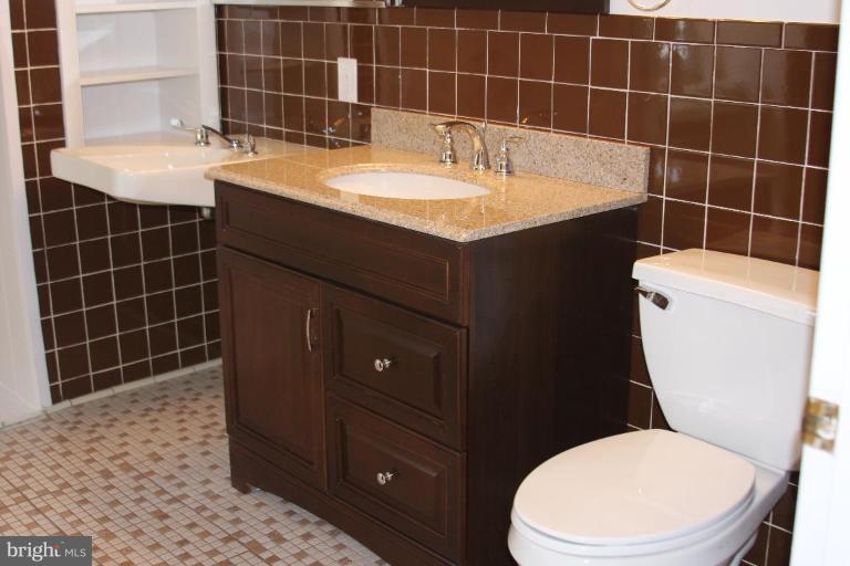 512 Dennis Avenue Silver Spring, MD 20901 - Photo 8 of 20 Master Bath #2