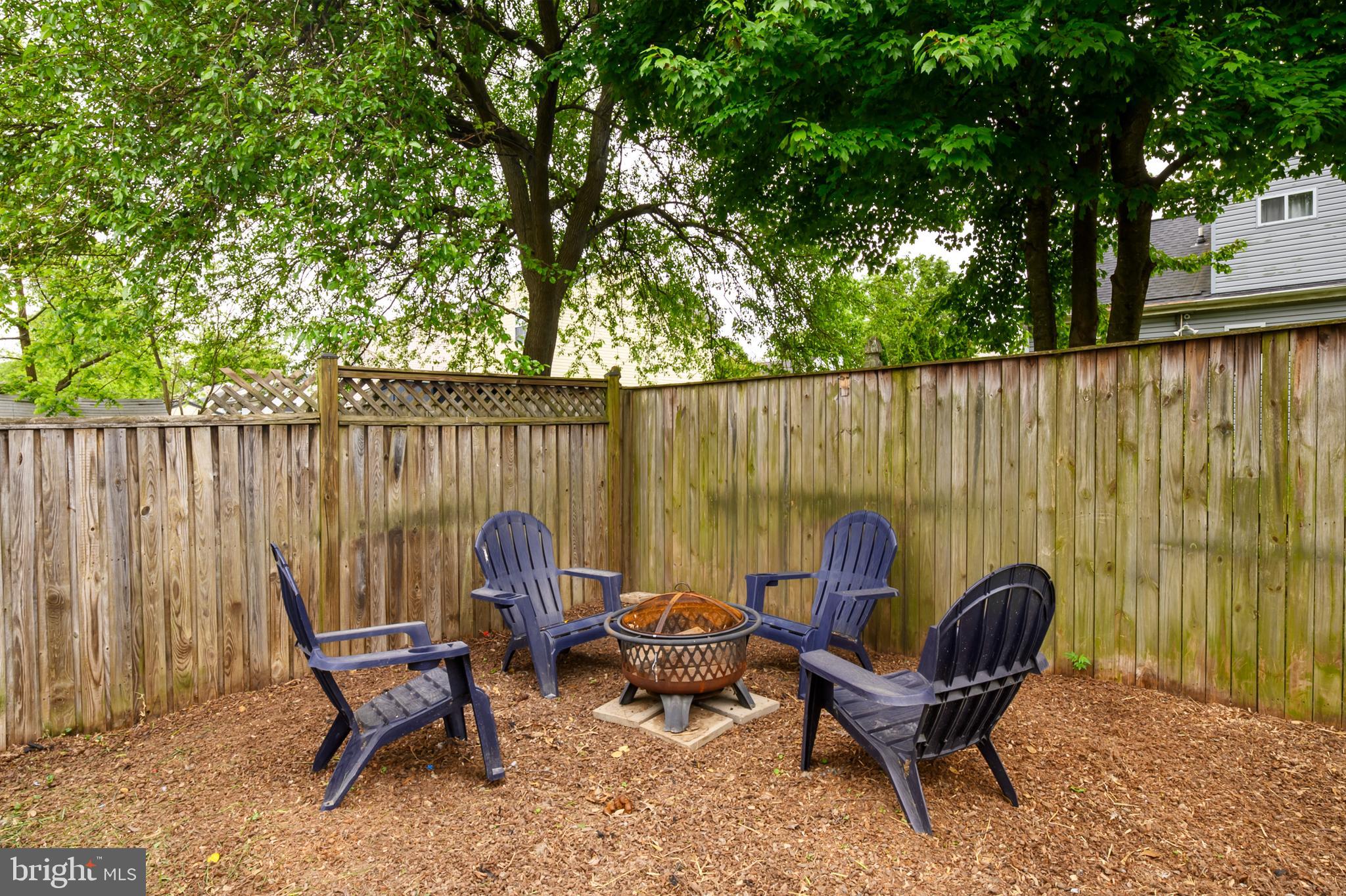 757 209th Street Pasadena, MD 21122 - Photo 20 of 32 a view of outdoor space with furniture