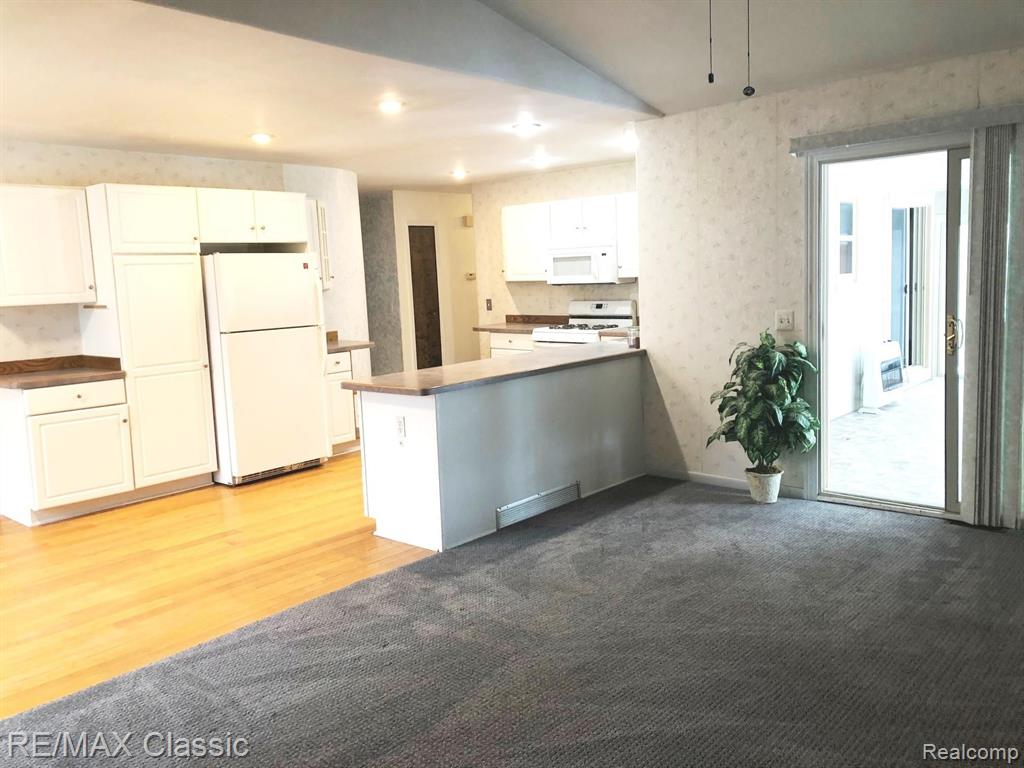 3754 Donaldson Road Rochester Hills, MI 48307 - Photo 7 of 29
