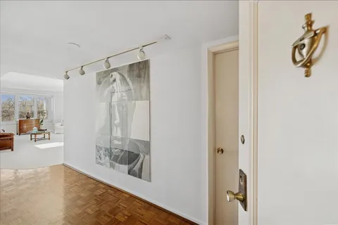 $639,000 | 640 Winnetka Mews, Unit 405, Winnetka, IL 60093