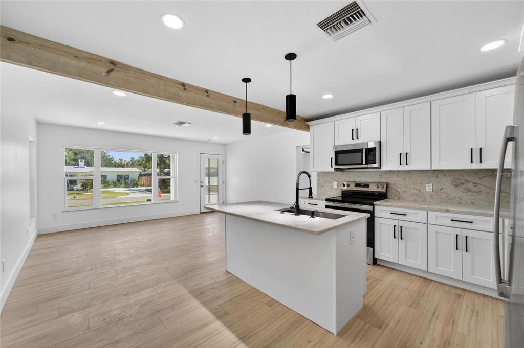 4810 Del Rio Way South Gulfport, FL 33711 - Photo 13 of 64