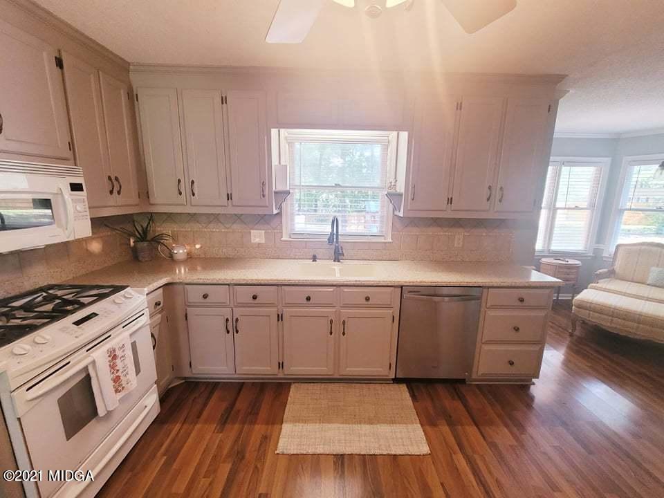 5327 Rivoli Drive Macon, GA 31210 - Photo 9 of 33 9