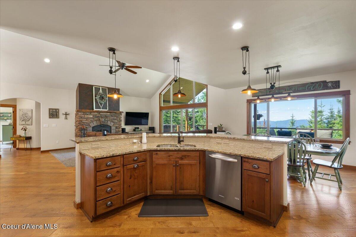 17378 North Freddi Road Rathdrum, ID 83858 - Photo 32 of 83 32-Kitchen