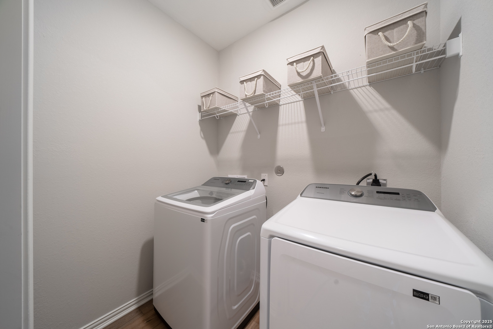 6430 Thorpe Converse, TX 78109 - Photo 18 of 25 a utility room with dryer and washer