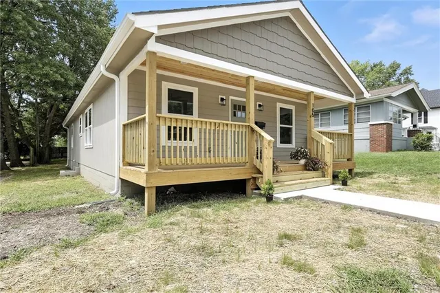 $250,000 | 105 North Campbell Street, Pleasant Hill, MO 64080