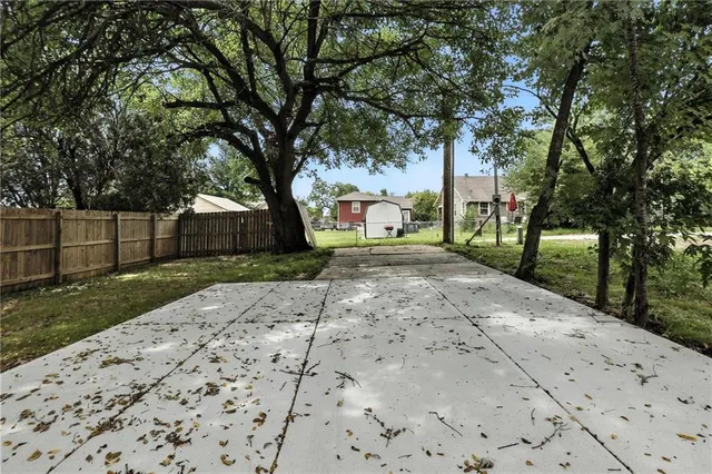 $250,000 | 105 North Campbell Street, Pleasant Hill, MO 64080