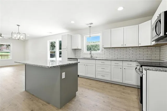 $250,000 | 105 North Campbell Street, Pleasant Hill, MO 64080