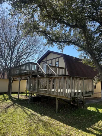 $975 | 1312 North Avenue R, Freeport, TX 77541
