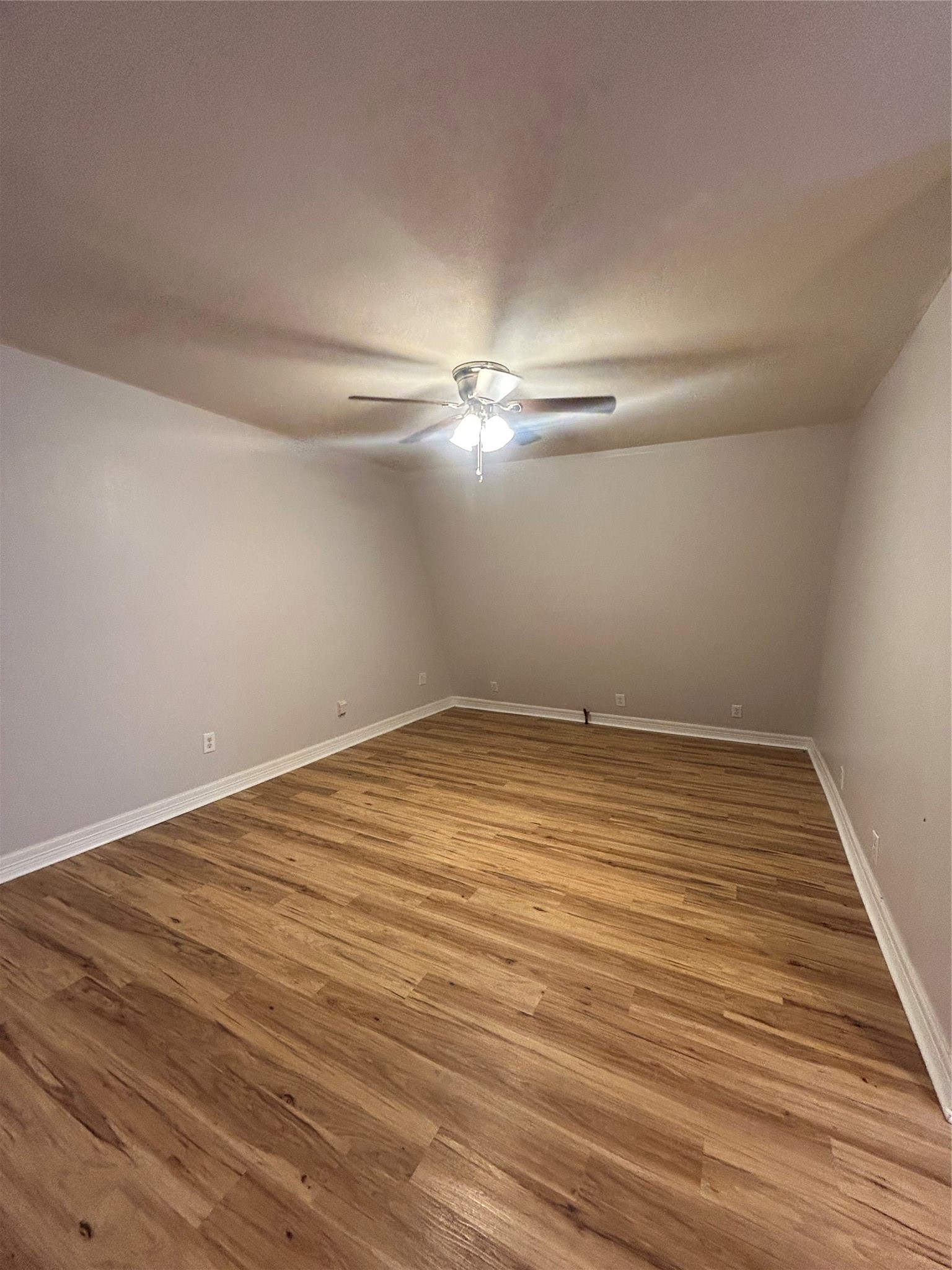 1312 North Avenue R Freeport, TX 77541 - Photo 12 of 16 Living room