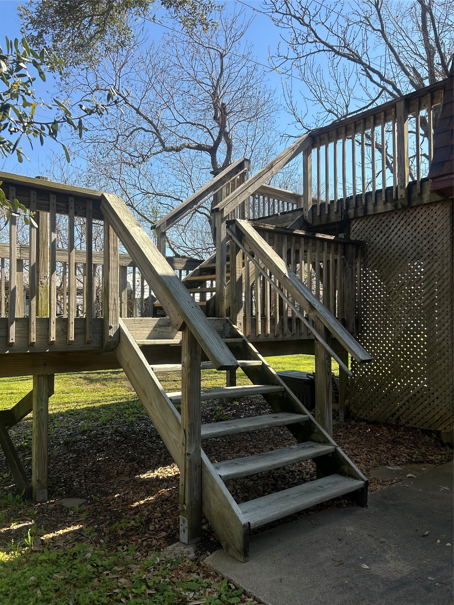 1312 North Avenue R Freeport, TX 77541 - Photo 5 of 16 Stairs