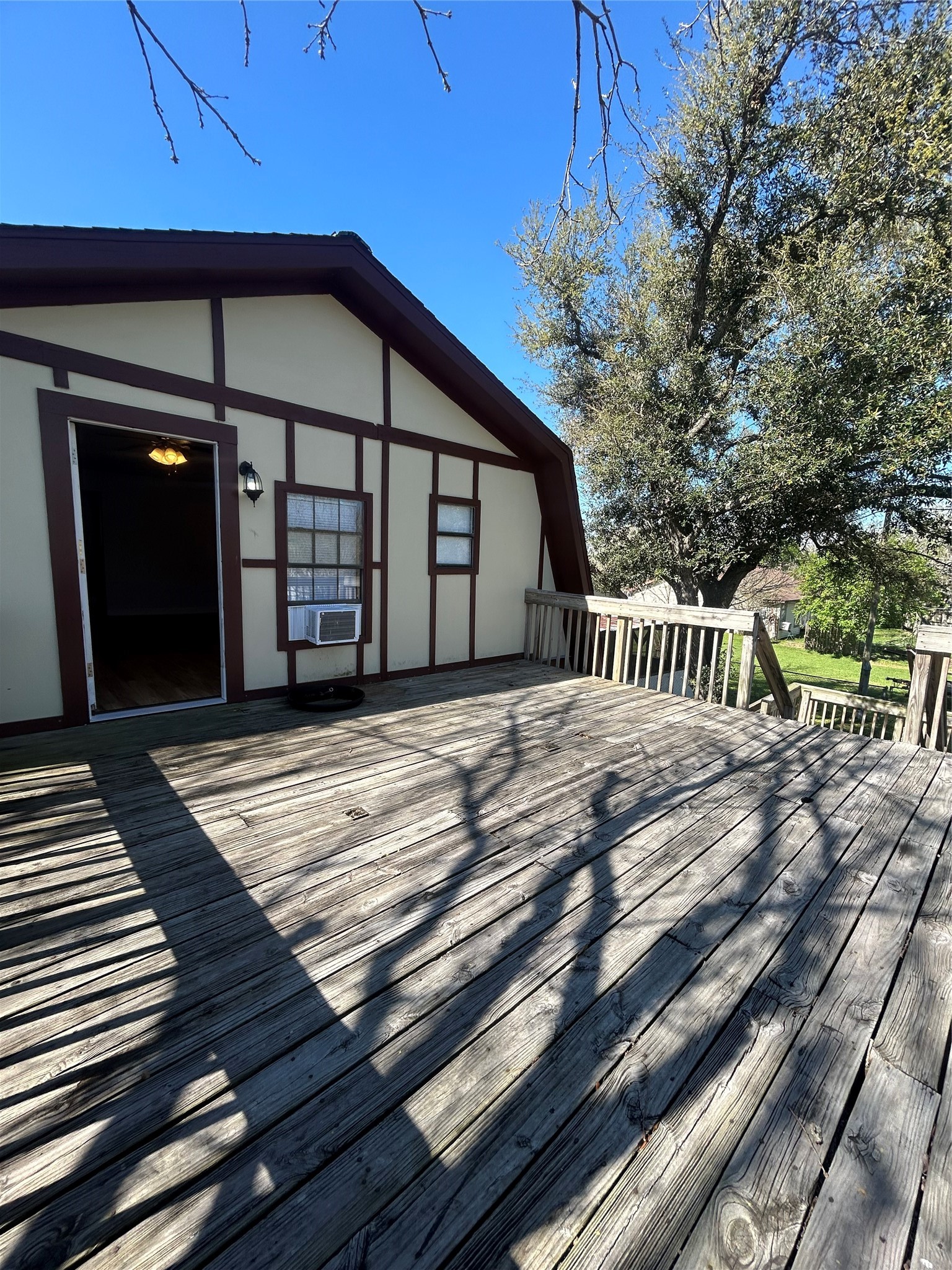 1312 North Avenue R Freeport, TX 77541 - Photo 6 of 16 Upstairs patio