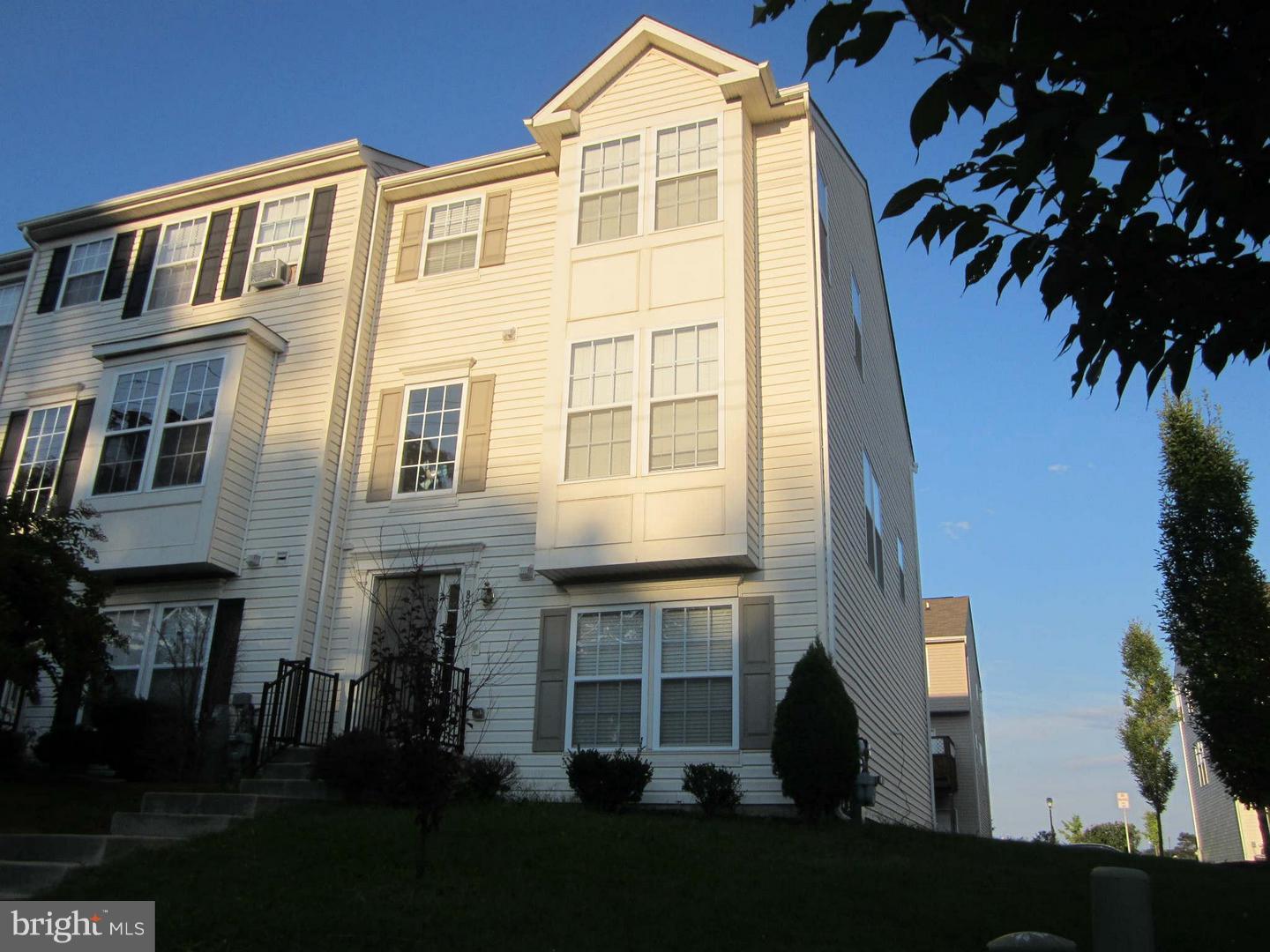 879 Middle River Road Baltimore, MD 21220 - Photo 3 of 33 Front exterior