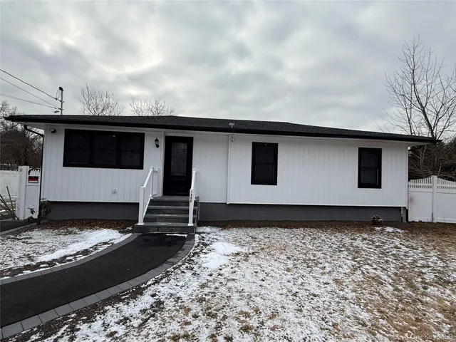 $719,999 | 1068 Connetquot Avenue, Central Islip, NY 11722