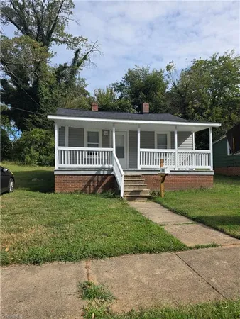 $895 | 325 West Twenty-Third Street, Winston-Salem, NC 27105