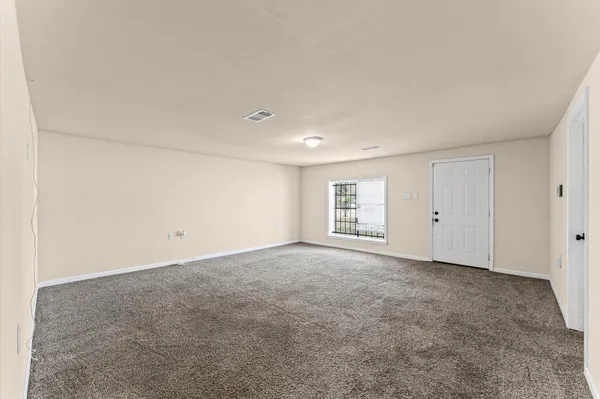 $299,900 | 1106 5th Street, Hempstead, TX 77445