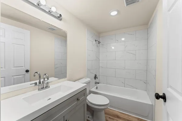 $299,900 | 1106 5th Street, Hempstead, TX 77445