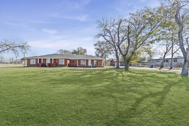 $324,900 | 1106 5th Street, Hempstead, TX 77445