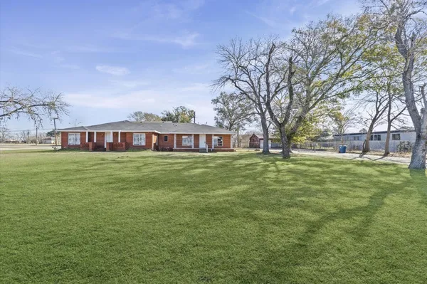 $299,900 | 1106 5th Street, Hempstead, TX 77445