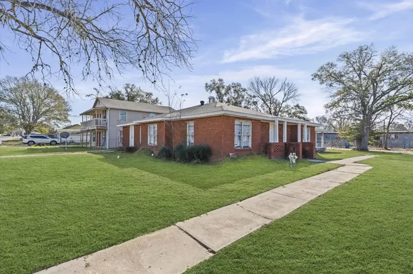 $299,900 | 1106 5th Street, Hempstead, TX 77445