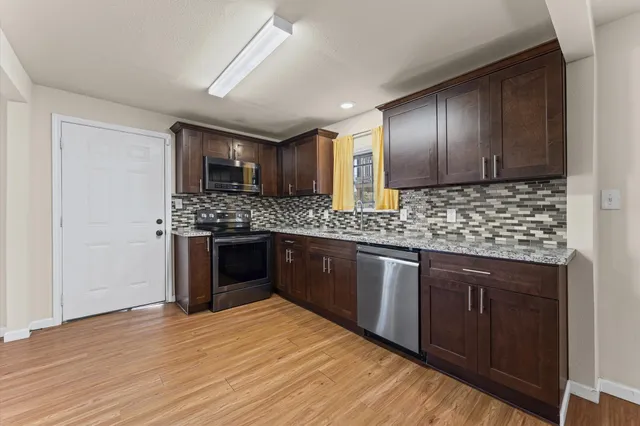 $324,900 | 1106 5th Street, Hempstead, TX 77445