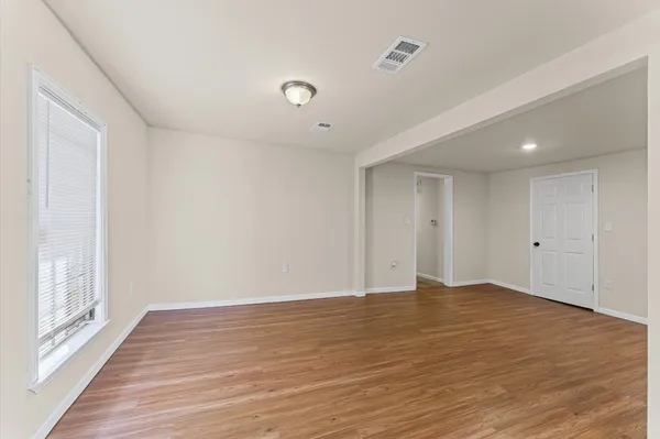 $299,900 | 1106 5th Street, Hempstead, TX 77445