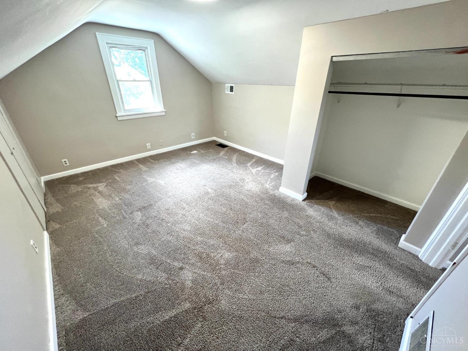 3904 Watterson Road Cincinnati, OH 45227 - Photo 15 of 19