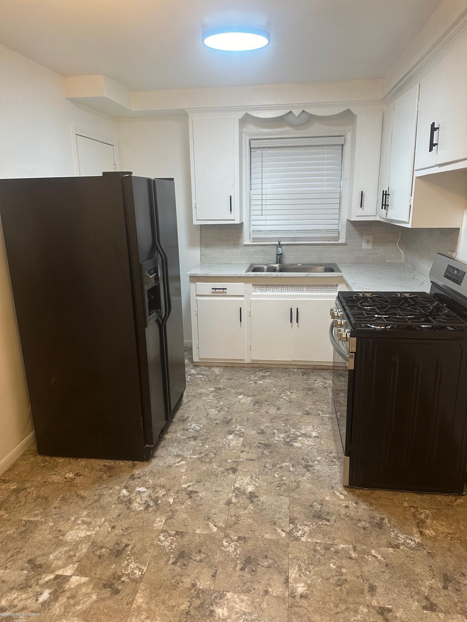 2034 Vernier Road Grosse Pointe, MI 48236 - Photo 10 of 25