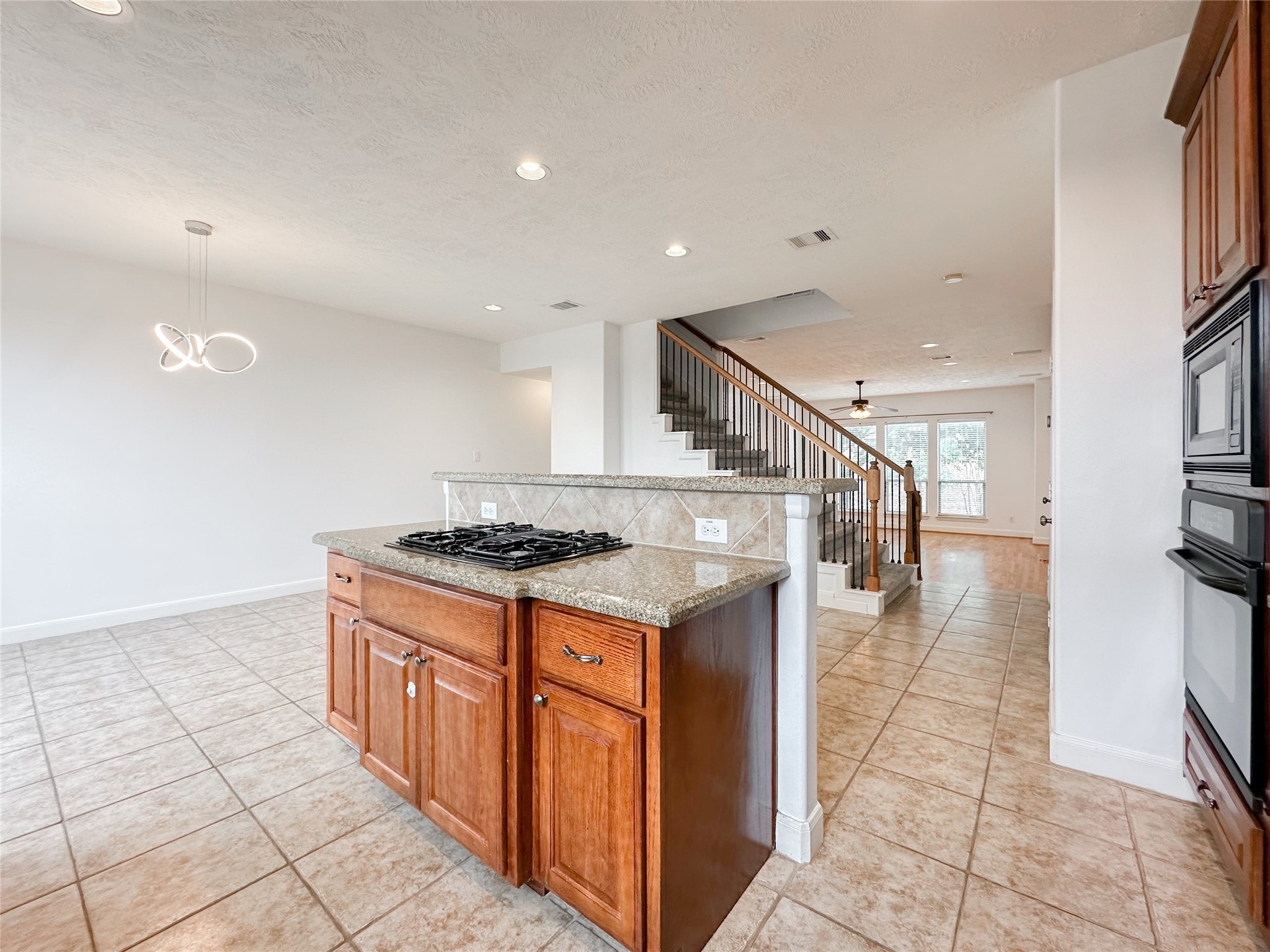 1727 Stacy Crest Houston, TX 77008 - Photo 16 of 37