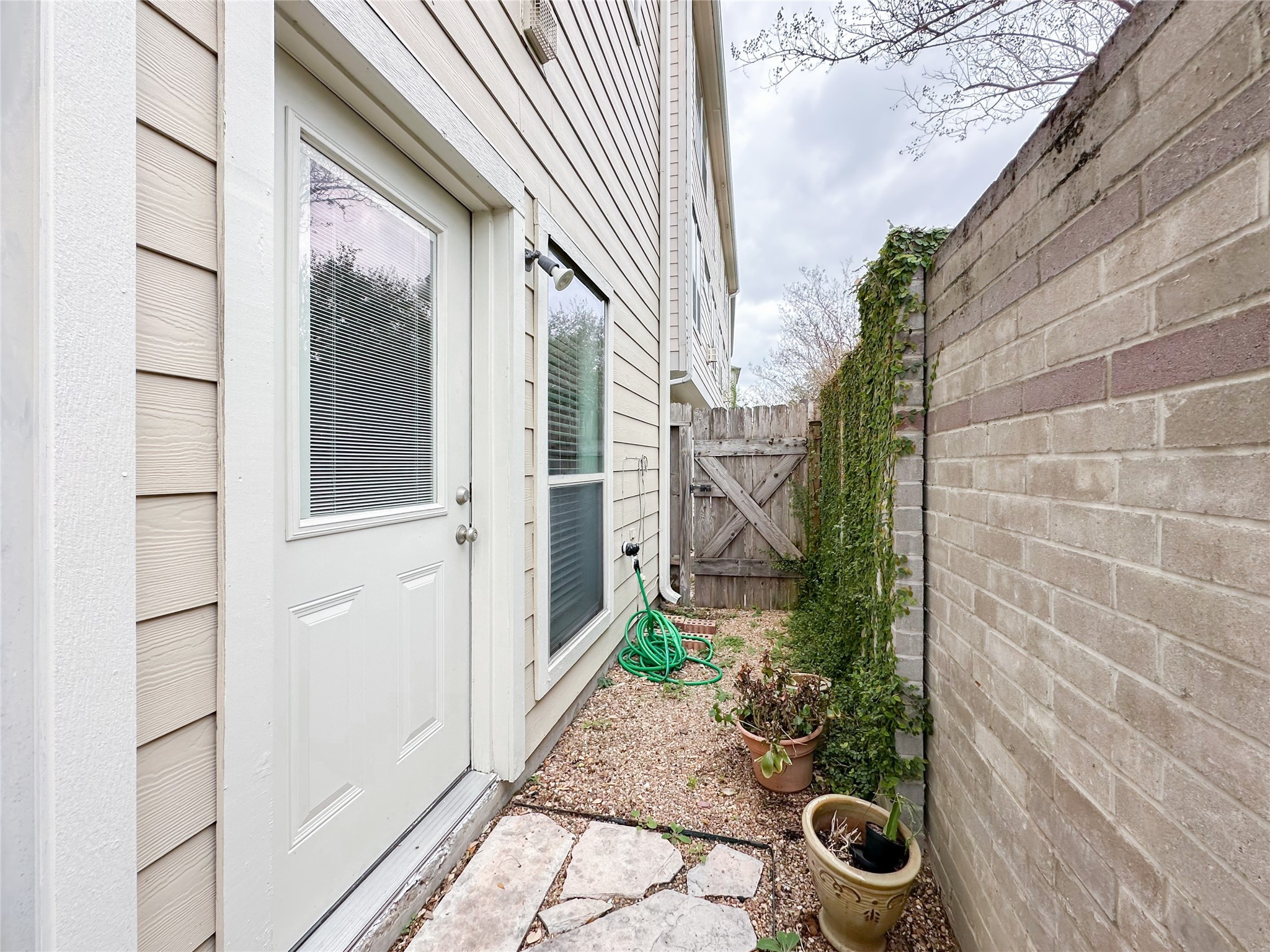 1727 Stacy Crest Houston, TX 77008 - Photo 36 of 37