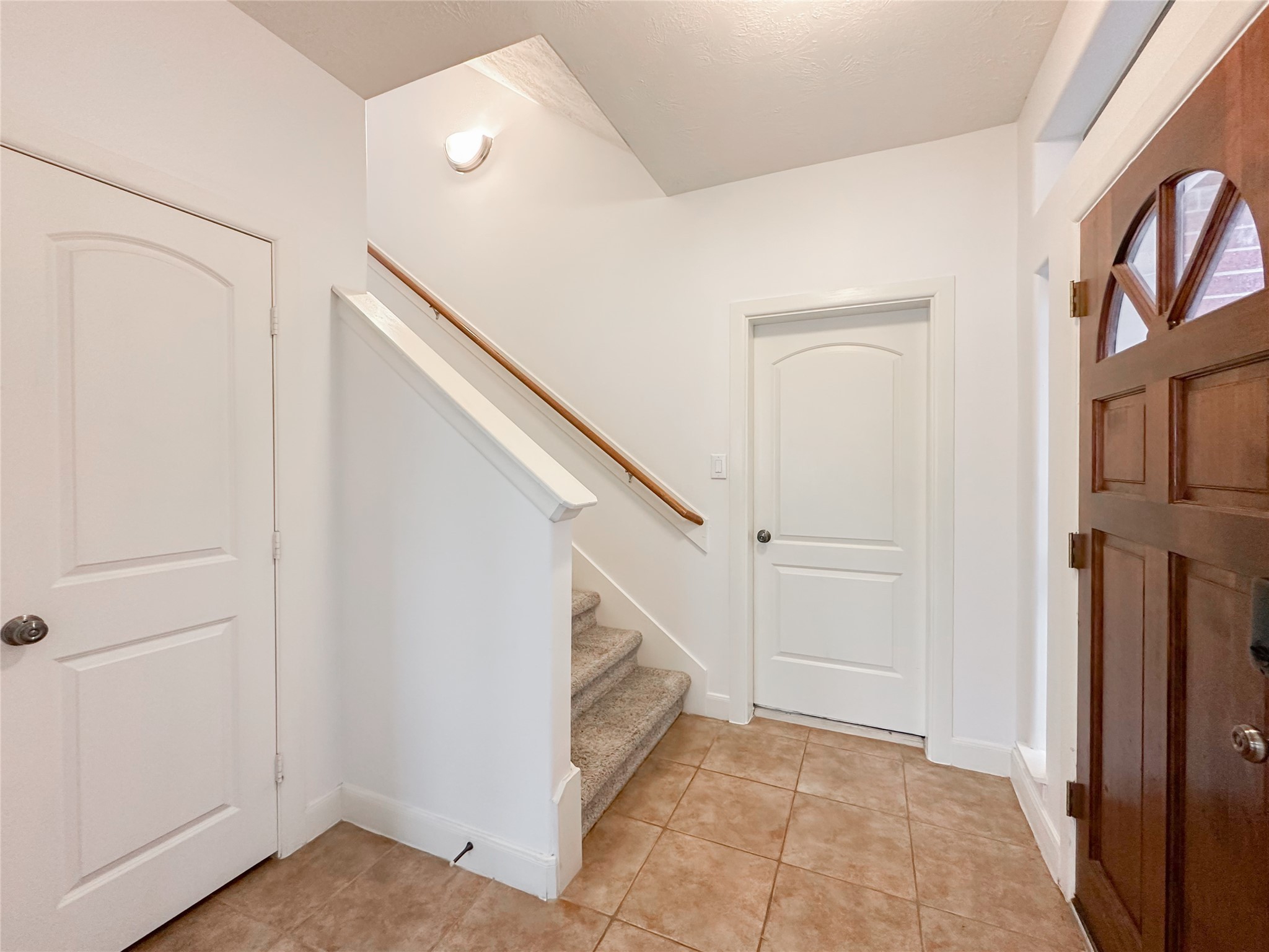 1727 Stacy Crest Houston, TX 77008 - Photo 5 of 37