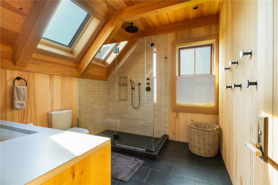 1776 Corn Neck Road Block Island, RI 02807 - Photo 29 of 49 Main House Shared Hall Bath