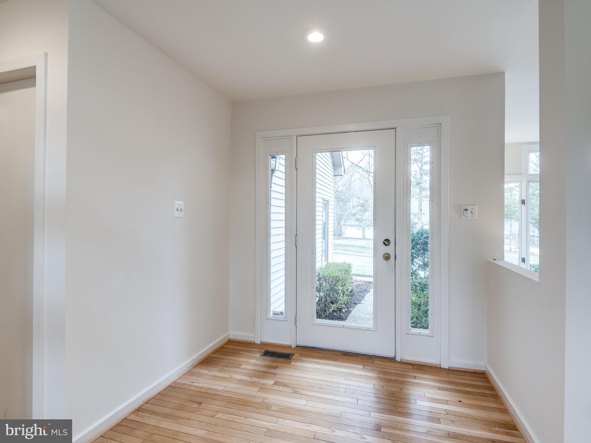 12005 North Walnut Branch Road Reston, VA 20194 - Photo 4 of 28 Foyer)