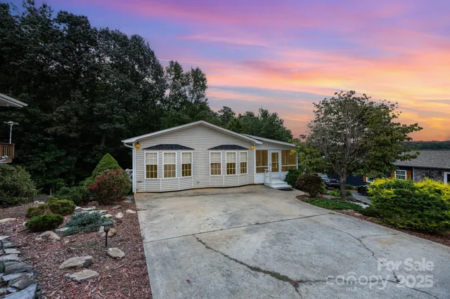 a view of house and outdoor space