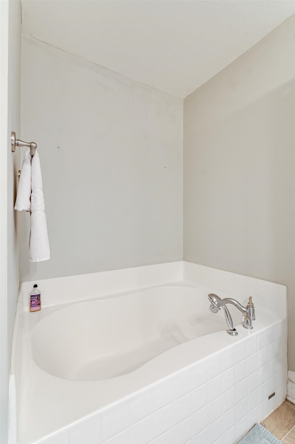 4560 Springmill Drive Kokomo, IN 46902 - Photo 28 of 30 Gallery Image 28