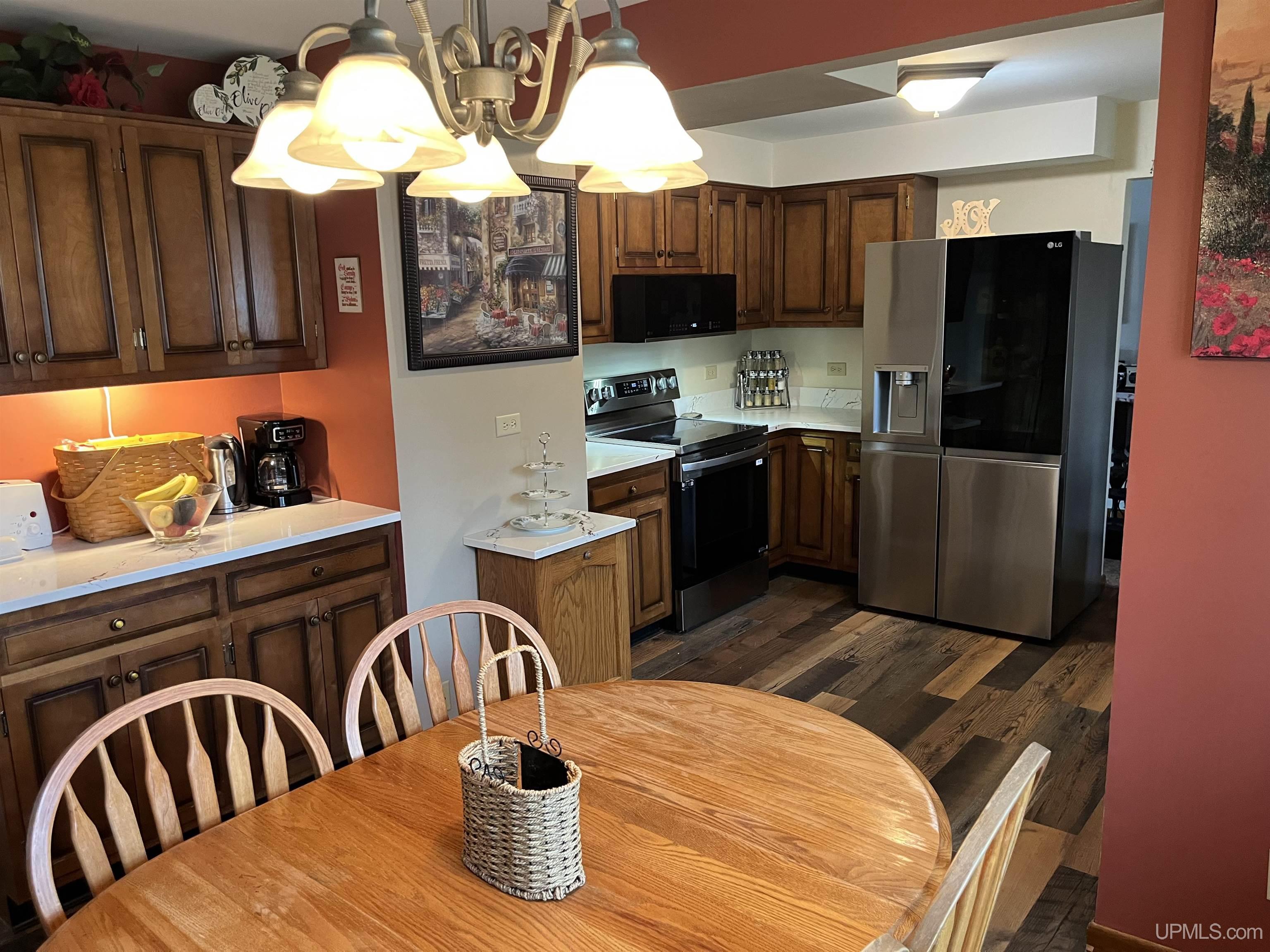 255 South Rose Street Ishpeming, MI 49849 - Photo 3 of 68