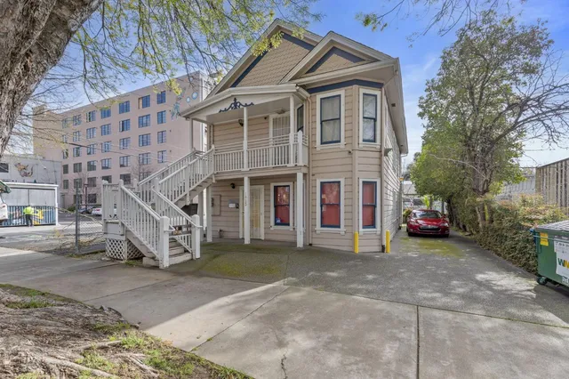 $695,000 | 1823 11th Street, Sacramento, CA 95811