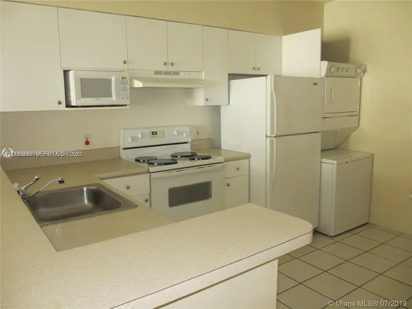 $2,300 | 5091 Northwest 7th Street, Unit 807, Miami, FL 33126
