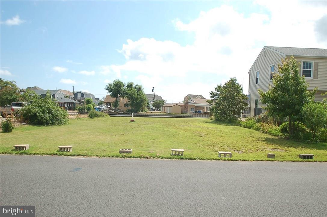 28 Mermaid Road Toms River, NJ 08753 - Photo 2 of 16