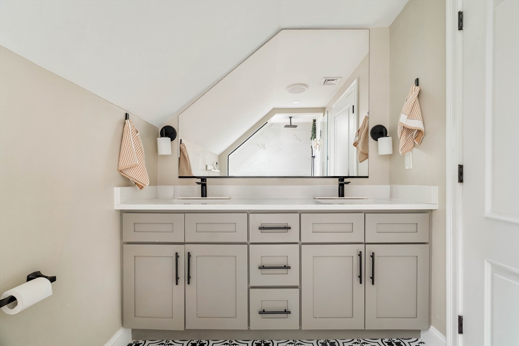 3 Conn Street, Unit 3 Woburn, MA 01801 - Photo 10 of 12