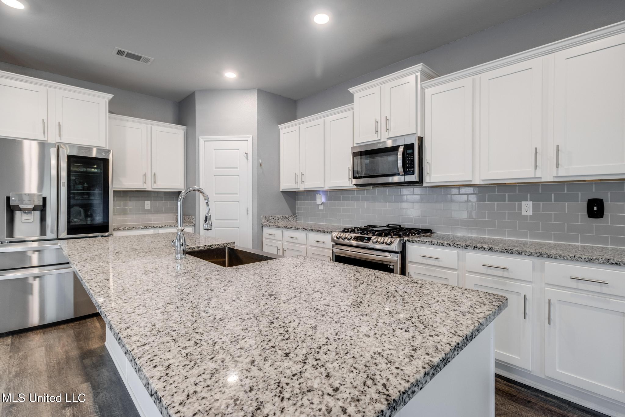 6022 Seagull Drive Long Beach, MS 39560 - Photo 5 of 33 03b